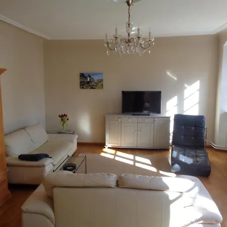 Altes Pfarrhaus Mit Flair Und Moselblick * Браунеберг