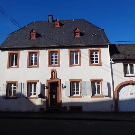 Апартаменты Altes Pfarrhaus Mit Flair Und Moselblick