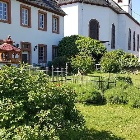 Altes Pfarrhaus Mit Flair Und Moselblick Браунеберг