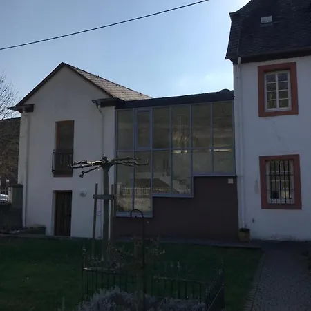 Altes Pfarrhaus Mit Flair Und Moselblick Lägenhet Brauneberg